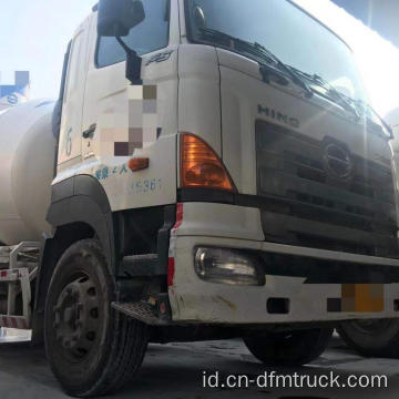 Truk Pengaduk Hino 700 Bekas